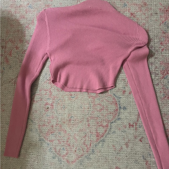 Pink cropped mock turtleneck top - Picture 2 of 2